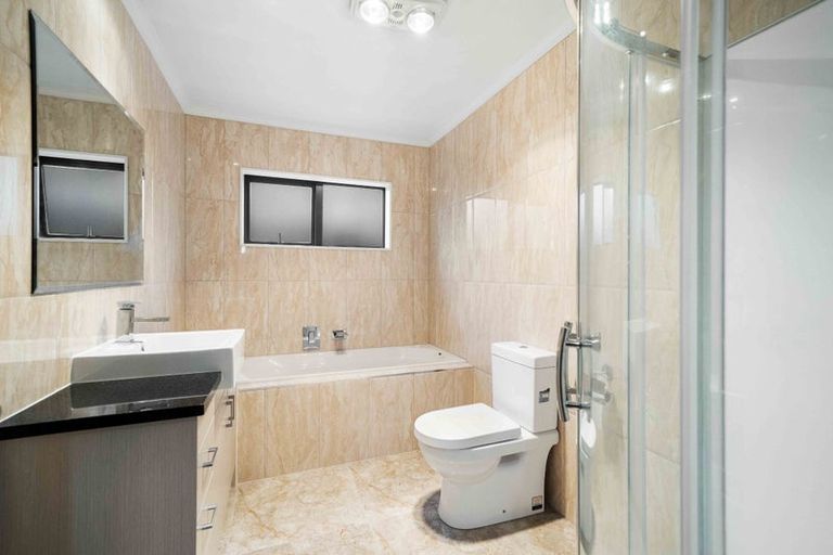 Photo of property in 19 Kereru Rise, Papakura, 2110