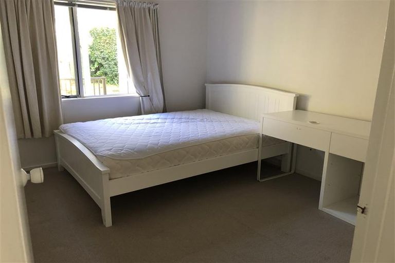 Photo of property in 2/61 Weldene Avenue, Glenfield, Auckland, 0629