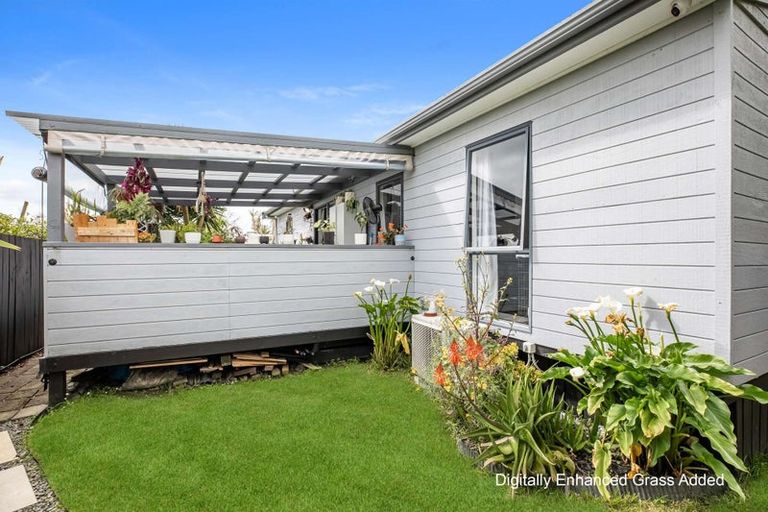 Photo of property in 3/35 Springs Road, Parakai, 0830