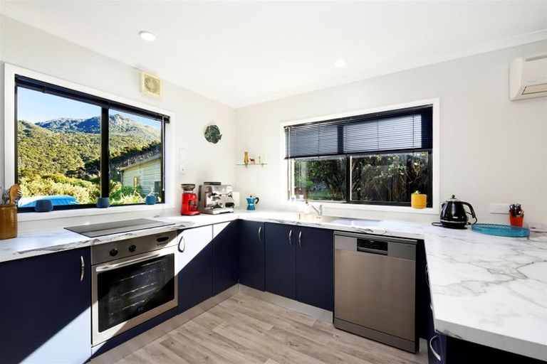 Photo of property in 5 Kaimiko Place, Okiwi Bay, 7193