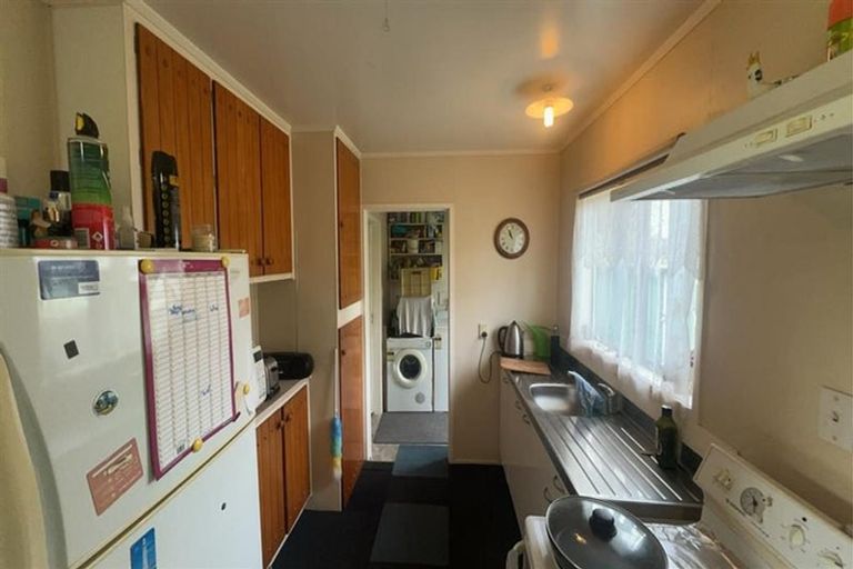 Photo of property in 28 Pukeroa Place, Papakura, 2110