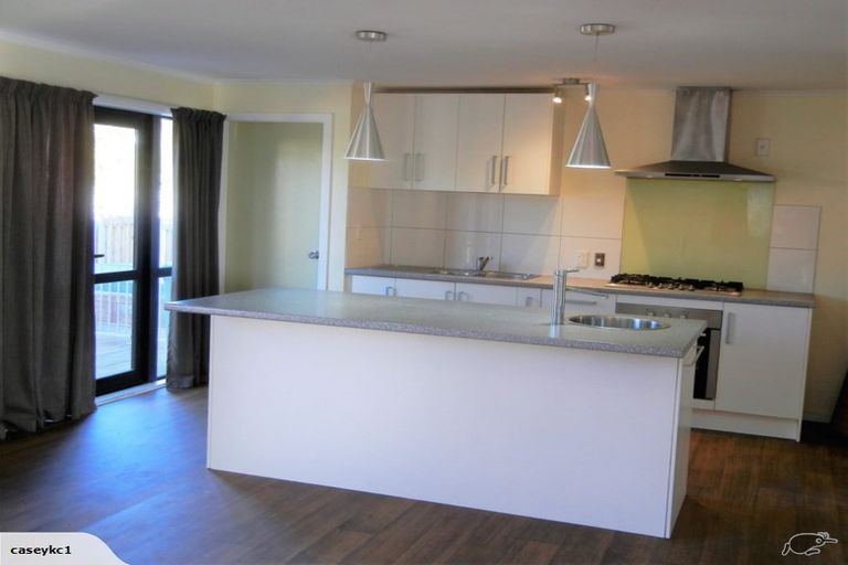 Photo of property in 3-3a Mana Avenue, Titahi Bay, Porirua, 5022