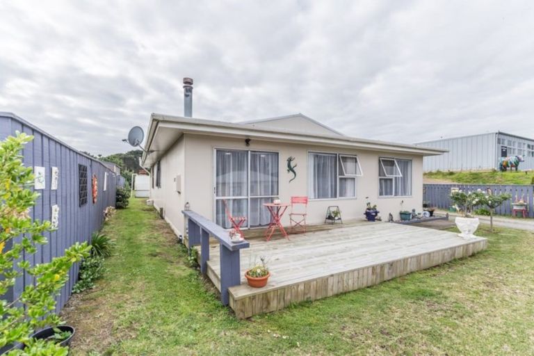 Photo of property in 622 Waitarere Beach Road, Waitarere Beach, Levin, 5510