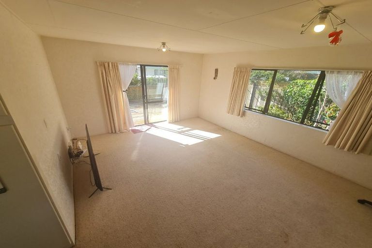 Photo of property in 2/11 Bauchop Road, Waterloo, Lower Hutt, 5011