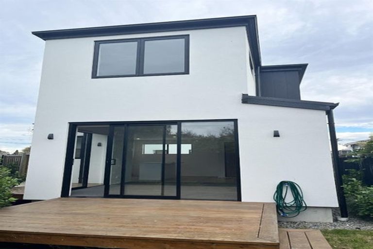 Photo of property in 4/130 Olliviers Road, Phillipstown, Christchurch, 8011