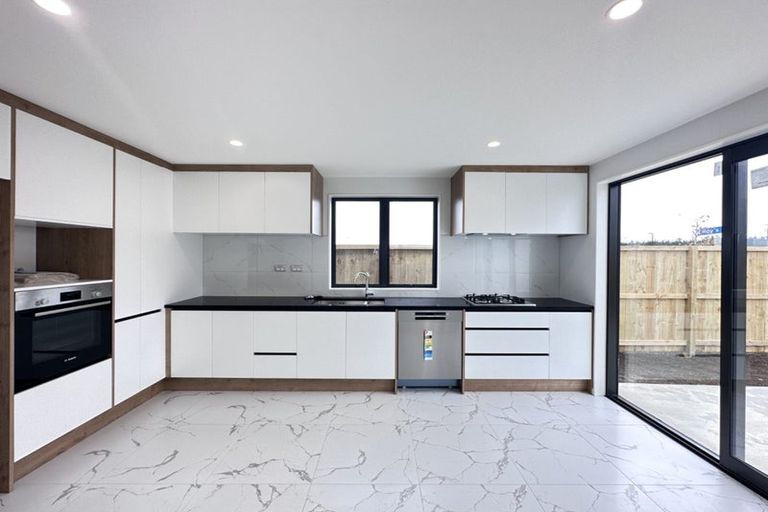 Photo of property in 10 Clayden Shuttleworth Street, Papakura, 2110