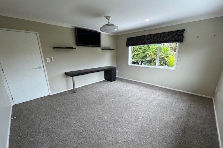 Photo of property in 9 Swindon Close, Mellons Bay, Auckland, 2014