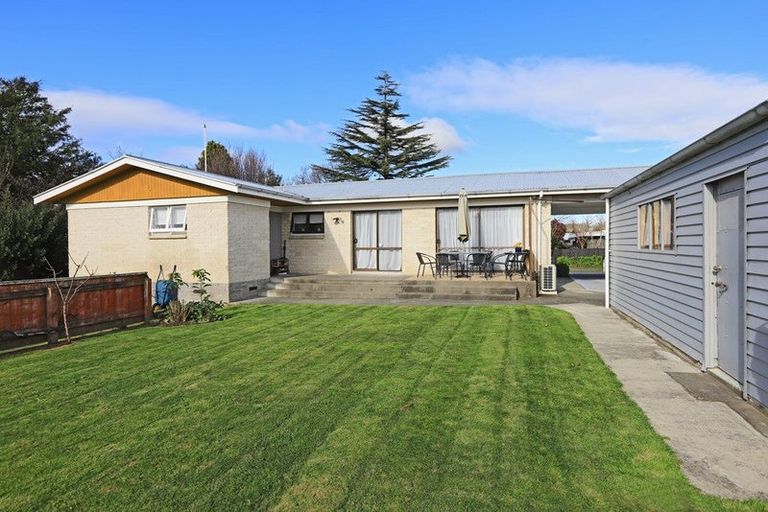 Photo of property in 16 Mangarau Crescent, Havelock North, 4130