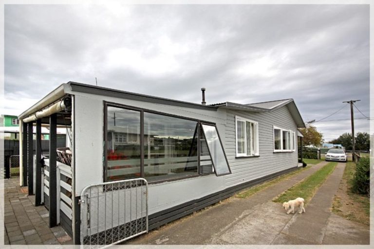 Photo of property in 27 Punga Street, Tangimoana, 4822