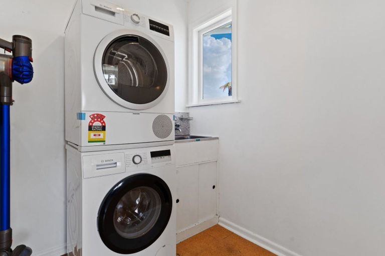 Photo of property in 11 Goods Road, Otumoetai, Tauranga, 3110