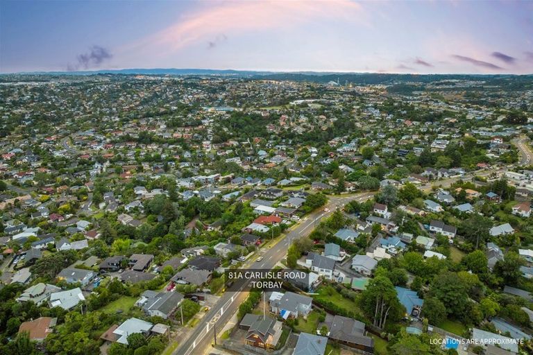 Photo of property in 1/81 Carlisle Road, Torbay, Auckland, 0632