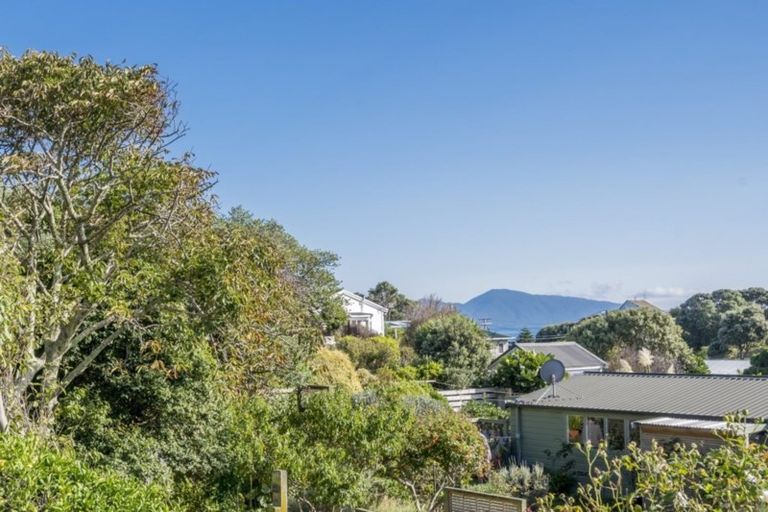 Photo of property in 153 Wellington Road, Paekakariki, 5034