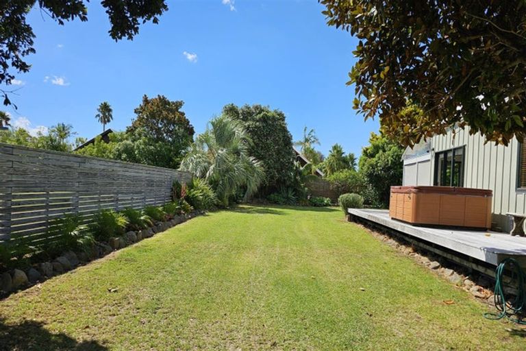 Photo of property in 103 Pacific Parade, Matarangi, Whitianga, 3592