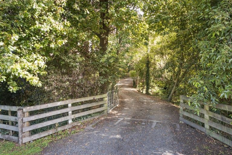 Photo of property in 2079 Kimbolton Road, Kiwitea, Feilding, 4777