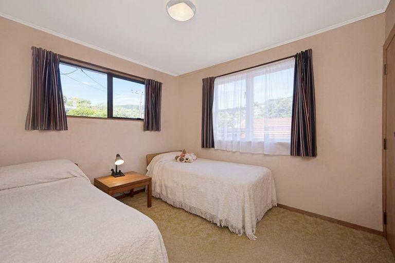 Photo of property in 14 Redwood Avenue, Tawa, Wellington, 5028