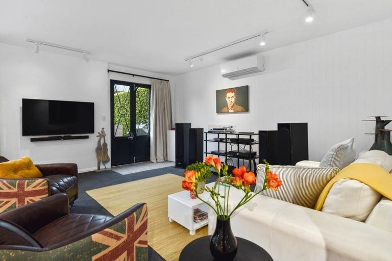 Photo of property in 2/25a Lake Road, Devonport, Auckland, 0624