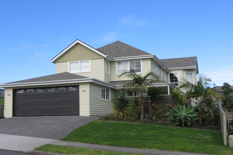 Photo of property in 1 Eynsham Court, Dannemora, Auckland, 2016