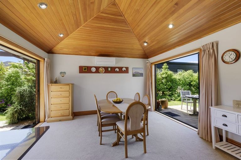Photo of property in 3 Colin Grove, Hutt Central, Lower Hutt, 5010