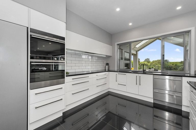 Photo of property in 27 Amokura Crescent, Flagstaff, Hamilton, 3210