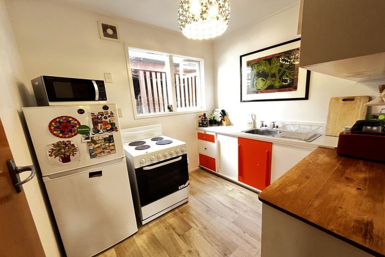 Photo of property in 27a Randwick Road, Northland, Wellington, 6012