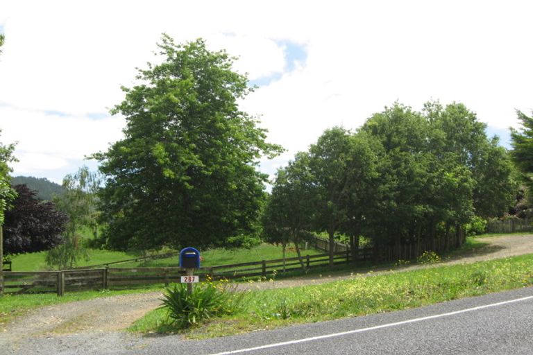 Photo of property in 287 Paparata Road, Bombay, 2675