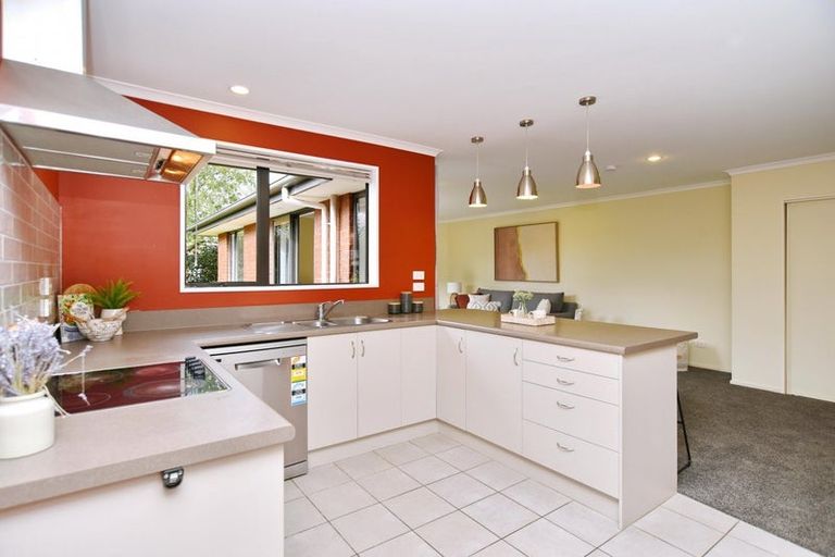 Photo of property in 11 Parkside Crescent, Northwood, Christchurch, 8051
