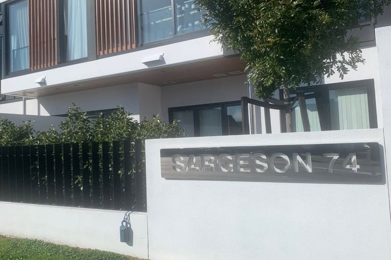 Photo of property in Frank Sargeson Apts, 508/74 Anzac Street, Takapuna, Auckland, 0622