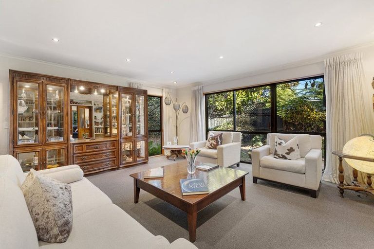 Photo of property in 5b Regency Crescent, Redwood, Christchurch, 8051