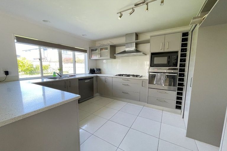 Photo of property in 18 Lake Drive, Karaka, Papakura, 2113
