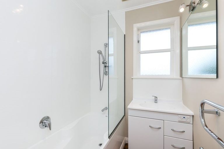 Photo of property in 9 Hollies Crescent, Johnsonville, Wellington, 6037