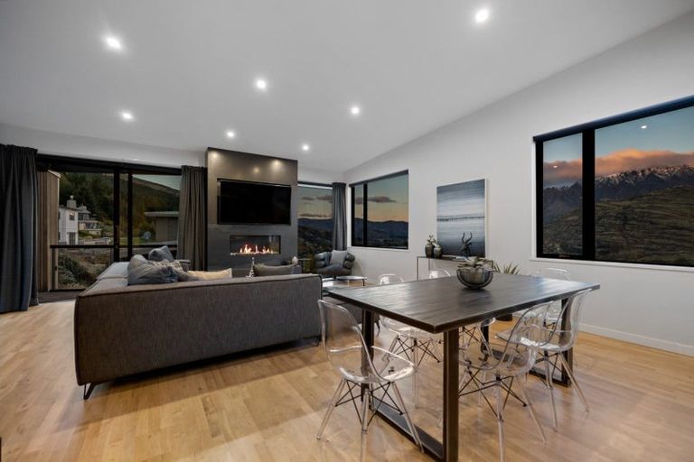 Photo of property in 5 Lancewood Lane, Queenstown, 9300