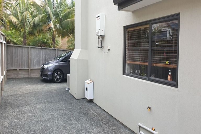Photo of property in 30 Scarlet Oak Drive, Schnapper Rock, Auckland, 0632