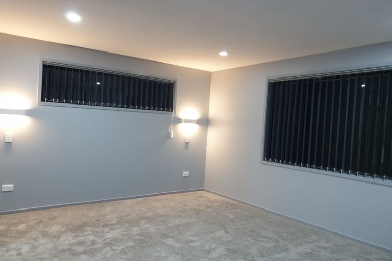 Photo of property in 2 Frederick Place, Whalers Gate, New Plymouth, 4310