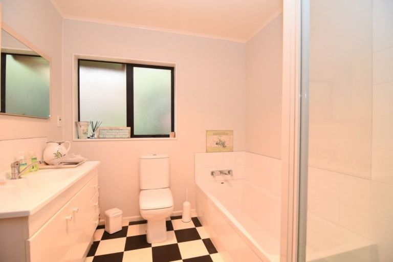 Photo of property in 135 Kent Street, Carterton, 5713