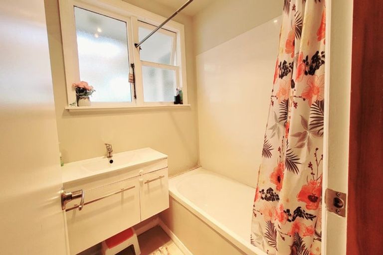 Photo of property in 84 Champion Street, Cannons Creek, Porirua, 5024