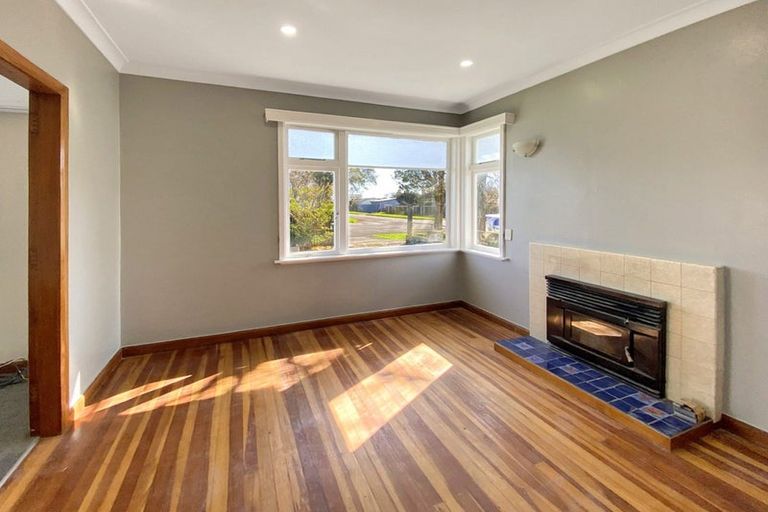 Photo of property in 16 Liverpool Street, Takaro, Palmerston North, 4412
