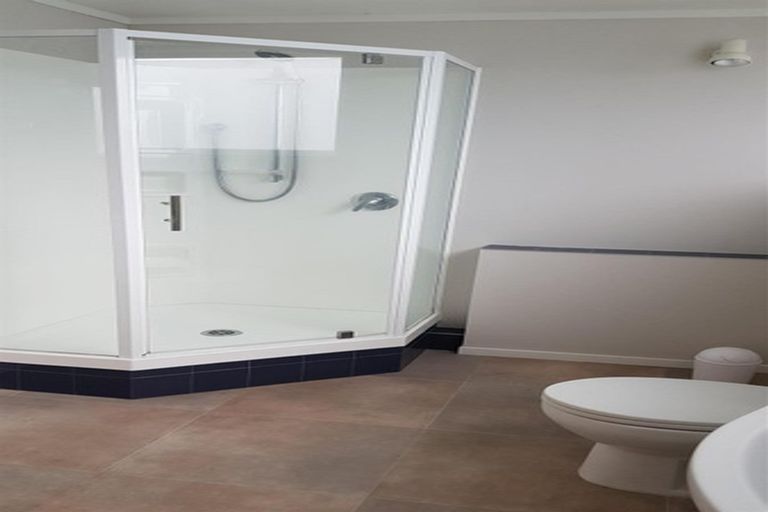 Photo of property in 1/24 Grassways Avenue, Pakuranga, Auckland, 2010