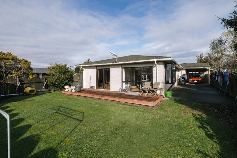 Photo of property in 69 Wikiriwhi Crescent, Awapuni, Palmerston North, 4412