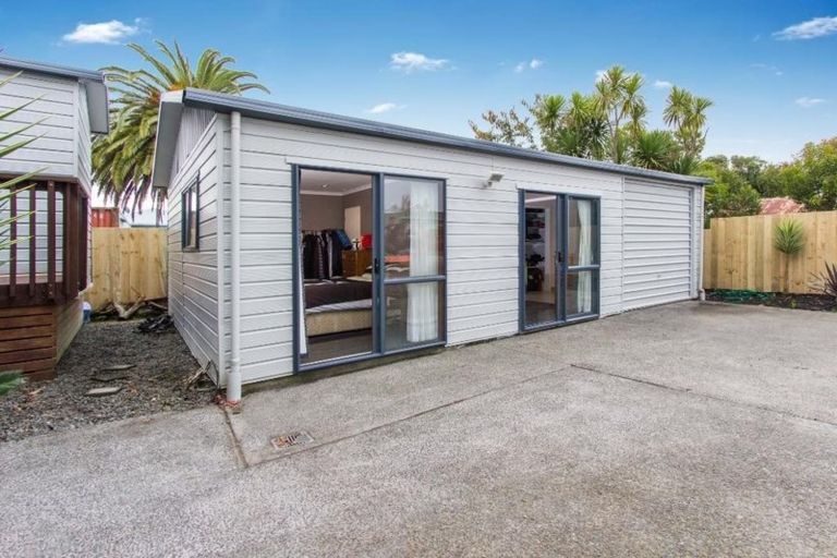 Photo of property in 41b Woodglen Road, Glen Eden, Auckland, 0602