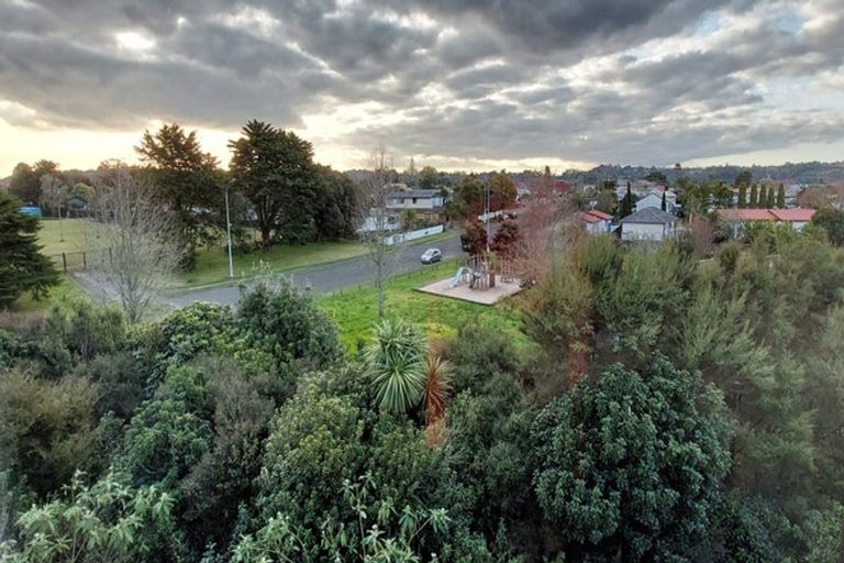 Photo of property in 2/125b Metcalfe Road, Ranui, Auckland, 0612