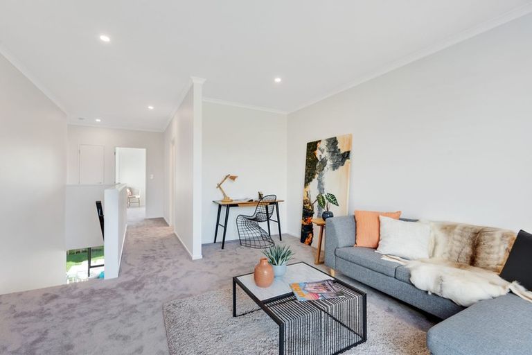 Photo of property in 28 Owen Chapman Drive, Red Beach, 0932