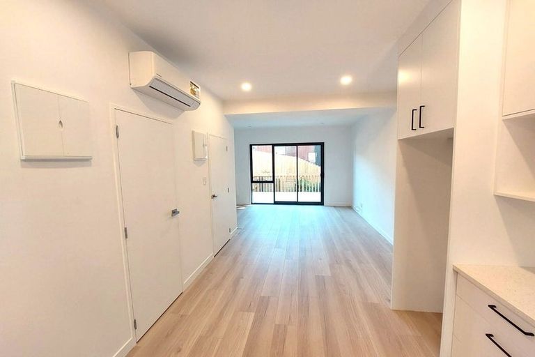 Photo of property in 11/72 Alfriston Road, Manurewa East, Auckland, 2102