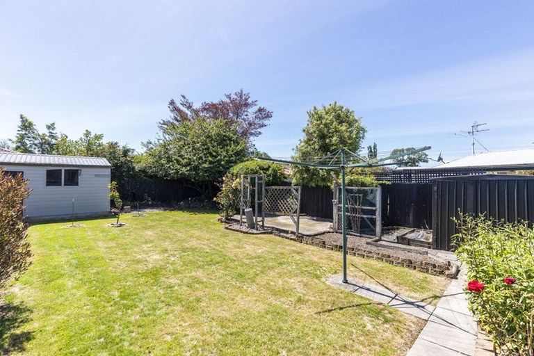 Photo of property in 17 Banks Place, Rangiora, 7400