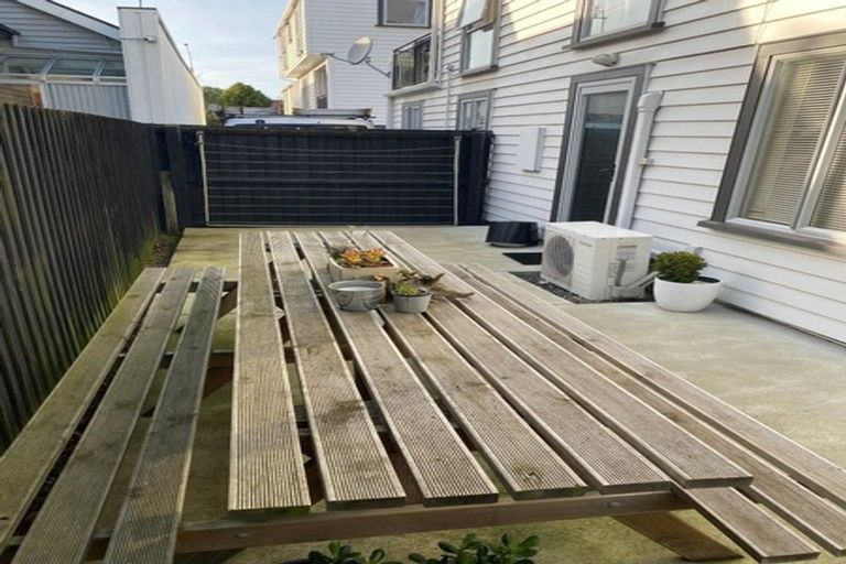 Photo of property in 327 Barbadoes Street, Christchurch Central, Christchurch, 8011