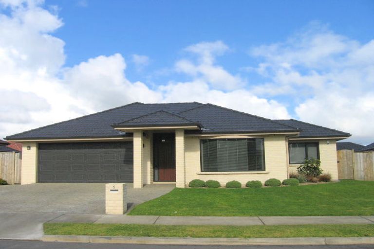 Photo of property in 5 Premwood Road, Flat Bush, Auckland, 2016