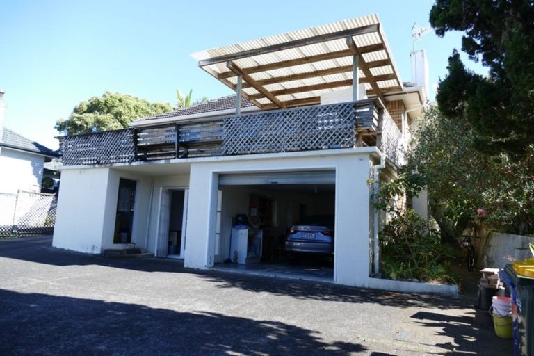 Photo of property in 1/45 Corunna Road, Milford, Auckland, 0620