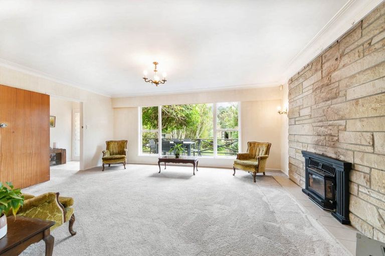 Photo of property in 2 Kay Road, Swanson, Auckland, 0614