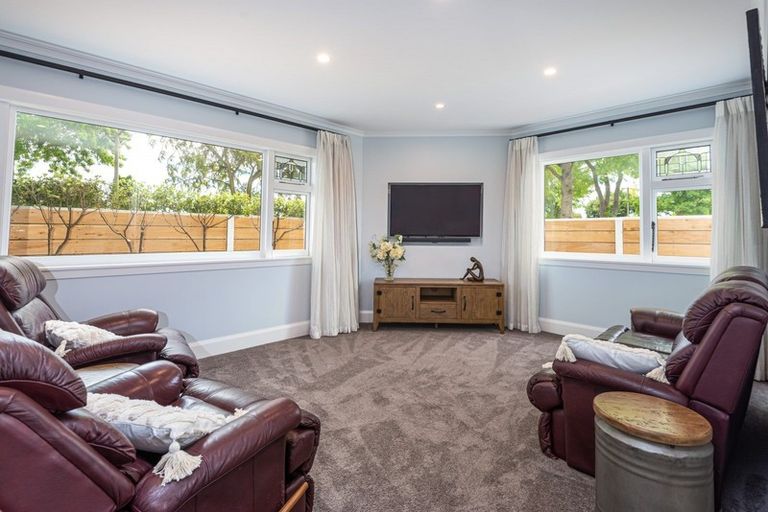 Photo of property in 47 Bryndwr Road, Fendalton, Christchurch, 8052