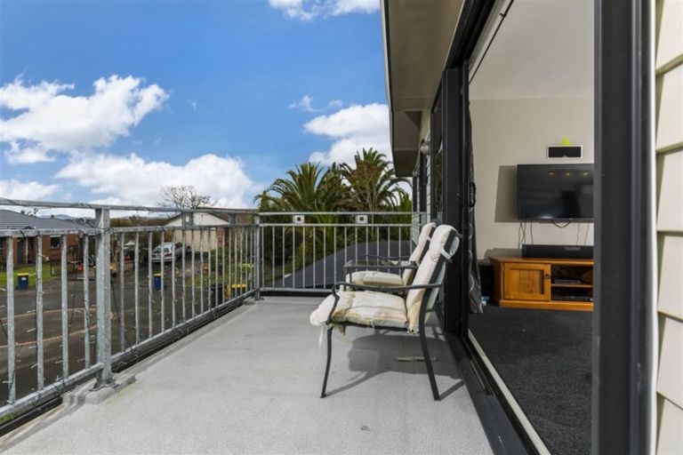 Photo of property in 45 Fleetwood Drive, Henderson, Auckland, 0612