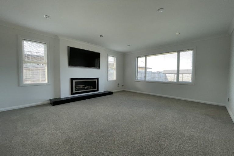 Photo of property in 89 Johnstone Drive, Fitzherbert, Palmerston North, 4410